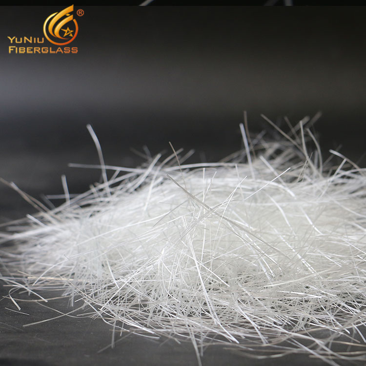 La fábrica de China suministra hilos cortados de fibra de vidrio al mejor precio preferencial de rendimiento de costo